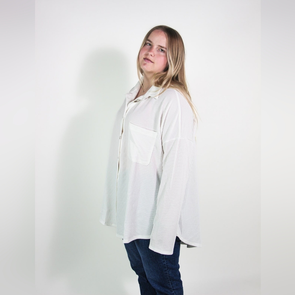 Blumin Apparel White Oversized High Low Button Down Shirt Shacket Cover Up - Picture 2 of 8